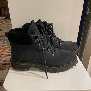 M. Gemi - The Alpi Shearling Bootie - navy nubuck